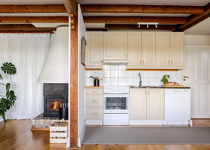 Lakefront Getaway In Hagaparken Central Stockholm